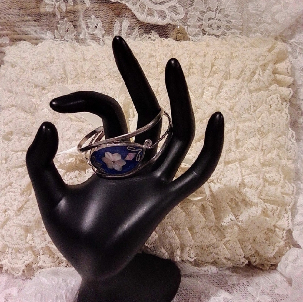 Vintage Sliver Bracelet - Picture 3 of 5